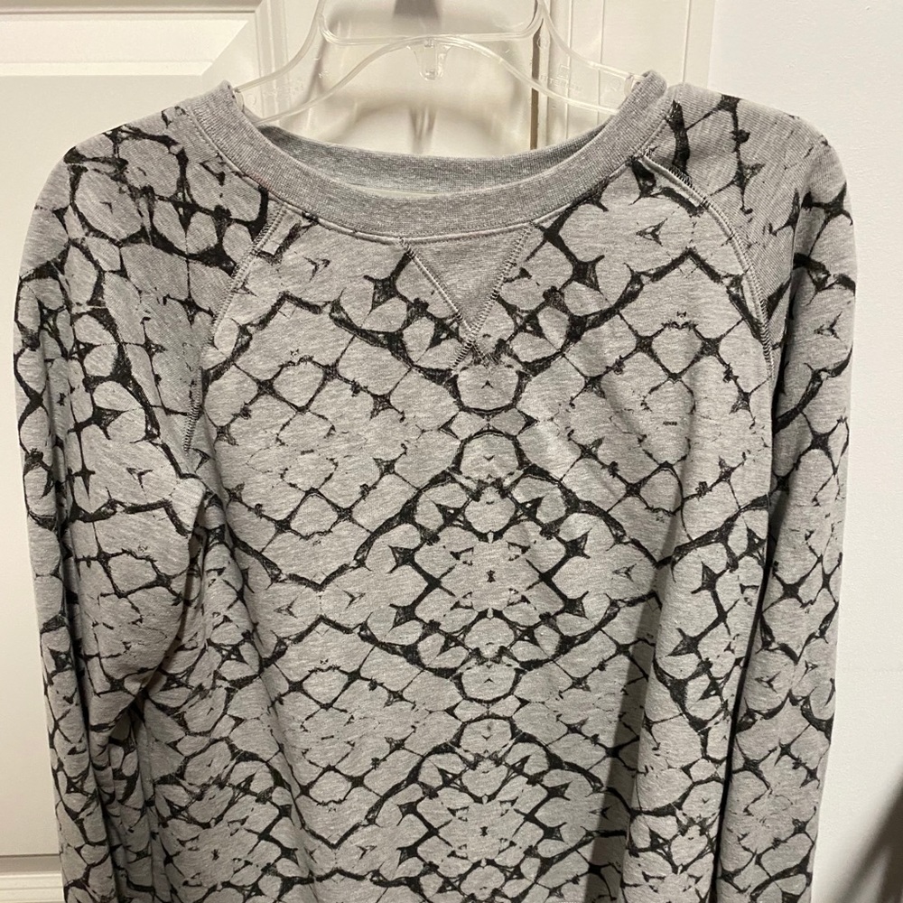 Women’s North Face Sweatshirt